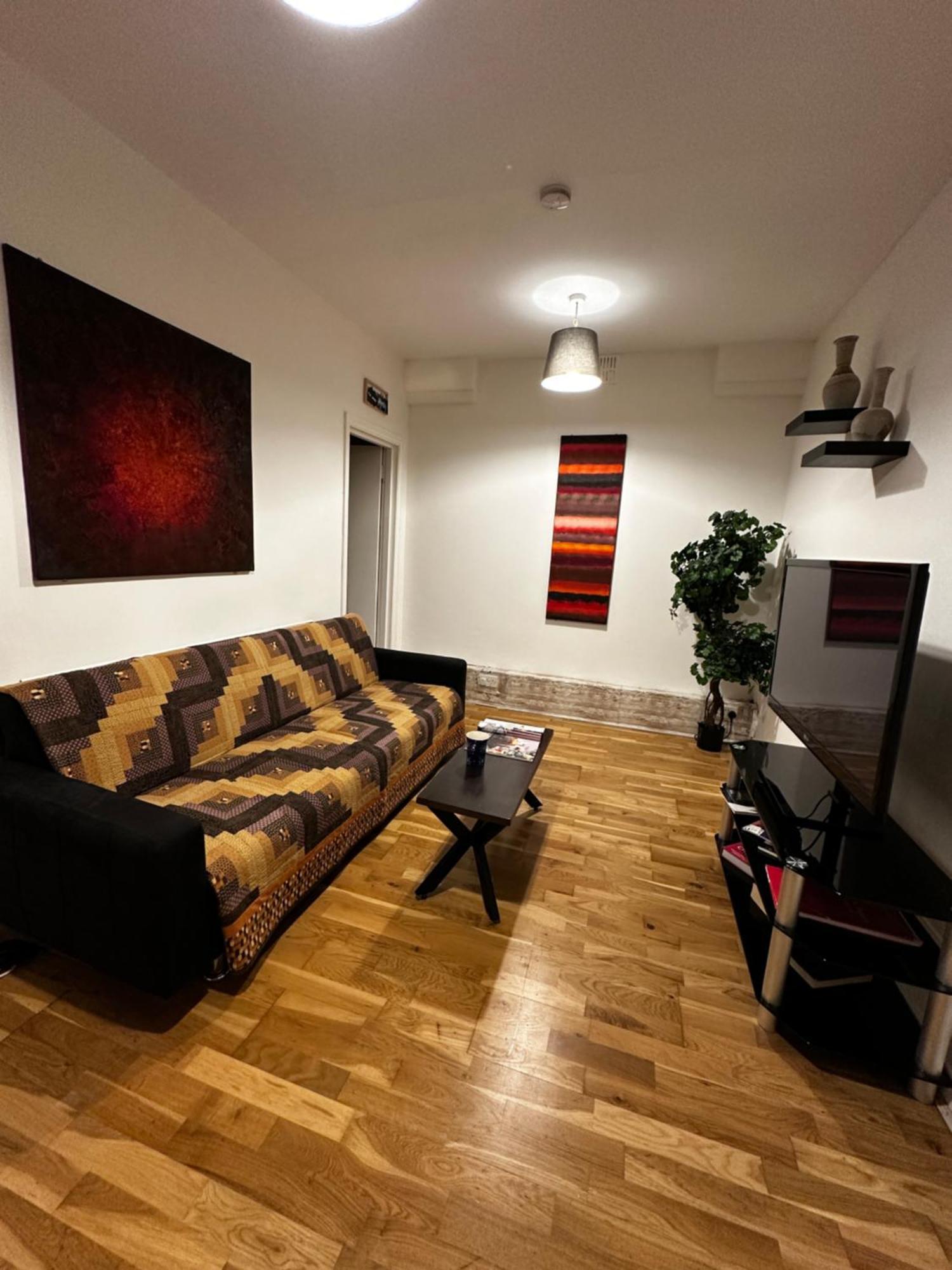 Charming 1-Bedroom Apartment Southfields, Londra Esterno foto