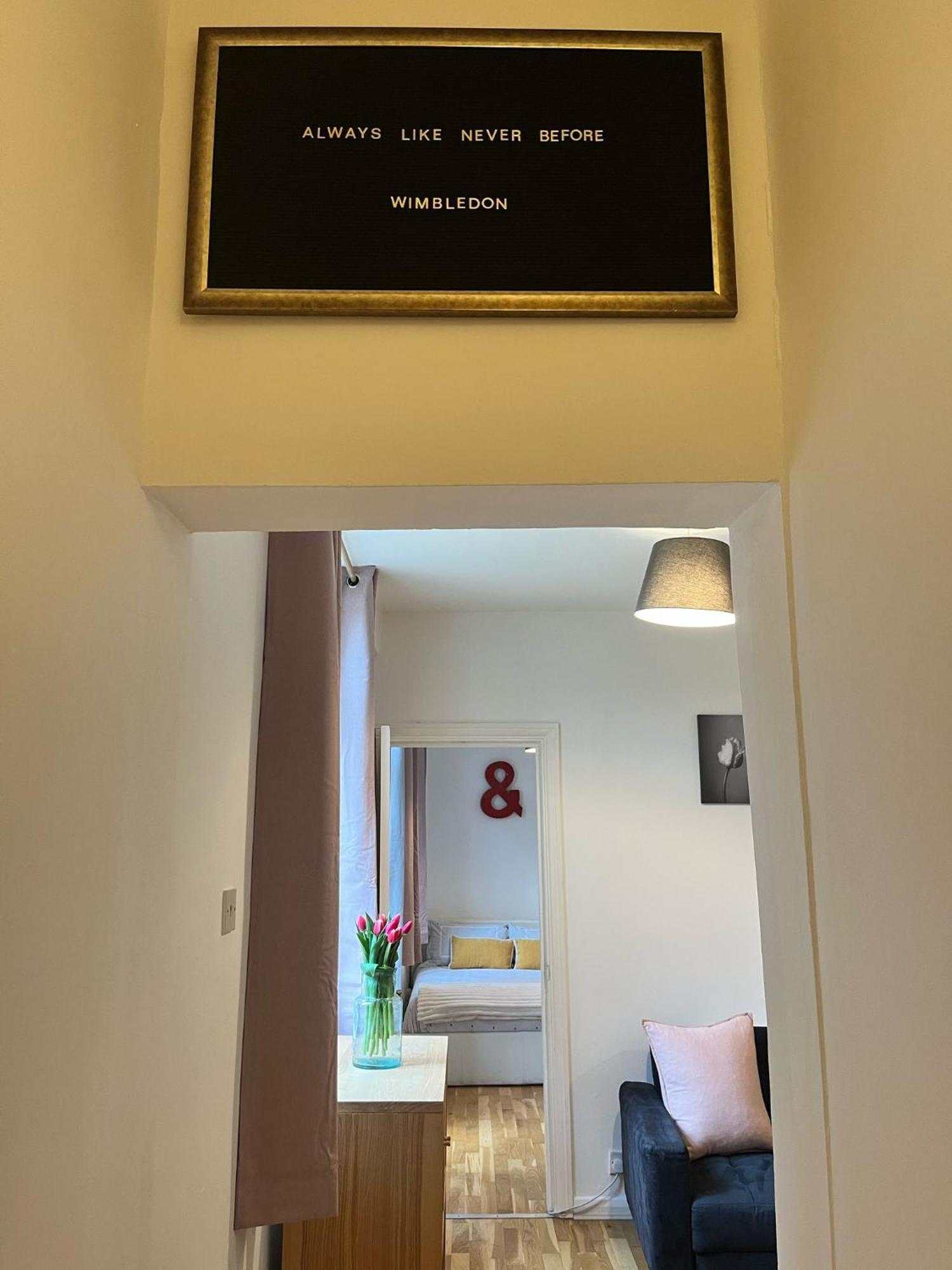 Charming 1-Bedroom Apartment Southfields, Londra Esterno foto